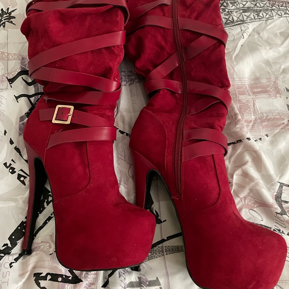 Heeled boots